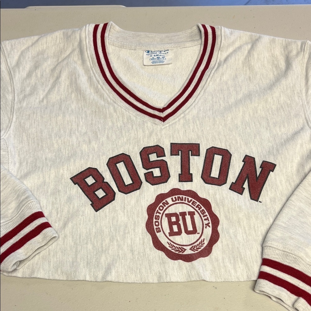 Champion light Grey V-Neck Boston University Oversized Cropped Sweatshirt Sz XS